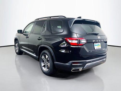 Crystal Black Pearl 2026 Honda Pilot EX-L