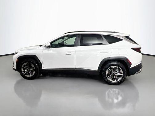White Pearl 2026 Hyundai TUCSON SEL