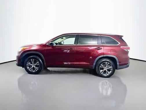 Ooh La La Rouge Mica 2016 Toyota Highlander XLE
