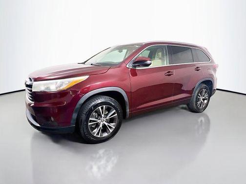 Ooh La La Rouge Mica 2016 Toyota Highlander XLE