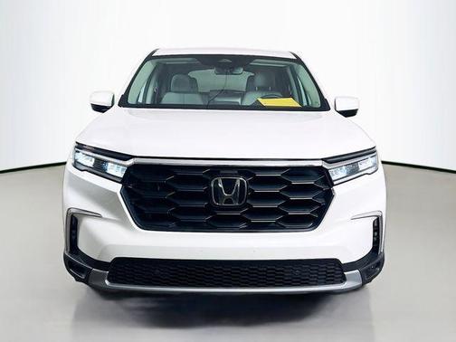 White Diamond Pearl 2025 Honda Pilot EX-L