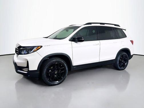 Platinum White Pearl 2024 Honda Passport Black Edition