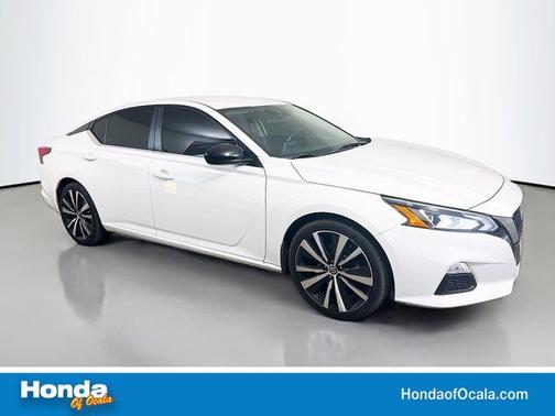 Glacier White 2021 Nissan Altima 2.5 SR