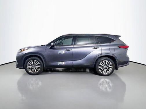 Magnetic Gray Metallic 2021 Toyota Highlander Platinum