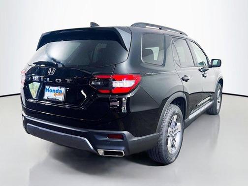 Crystal Black Pearl 2026 Honda Pilot EX-L