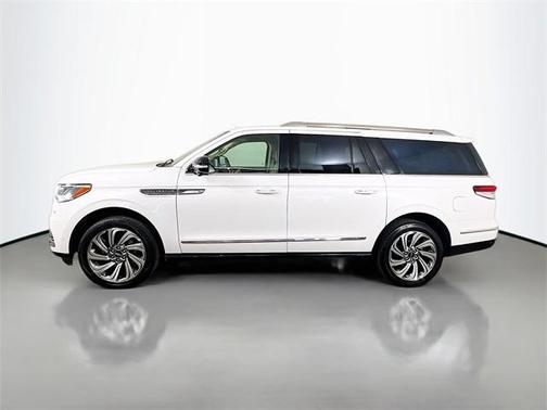 2023 Lincoln Navigator L Reserve