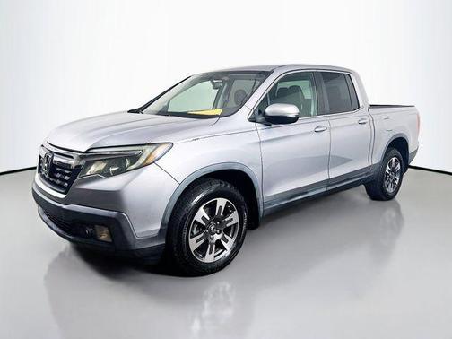 Lunar Silver Metallic 2017 Honda Ridgeline RTL-T