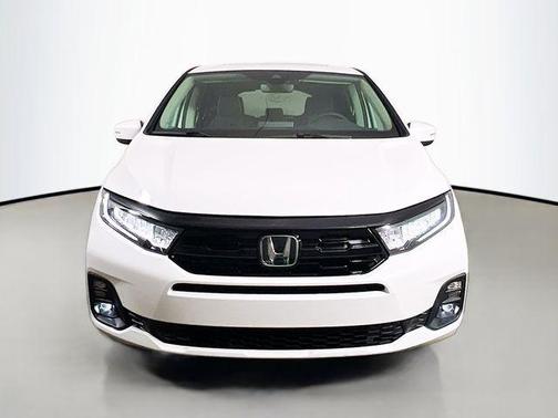 Platinum White Pearl 2026 Honda Odyssey Touring