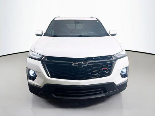 Summit White 2023 Chevrolet Traverse RS