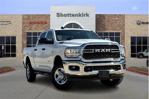 2022 RAM 2500 Tradesman Crew Cab 4x4 6'4' Box