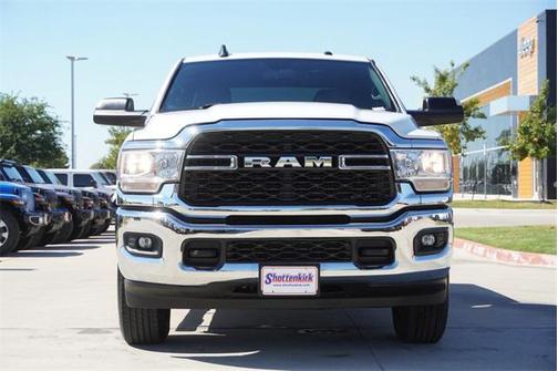 2022 RAM 2500 Tradesman Crew Cab 4x4 6'4' Box
