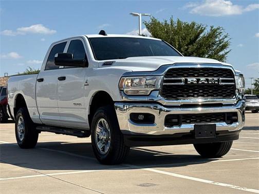 2022 RAM 2500 Tradesman Crew Cab 4x4 6'4' Box