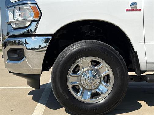 2022 RAM 2500 Tradesman Crew Cab 4x4 6'4' Box