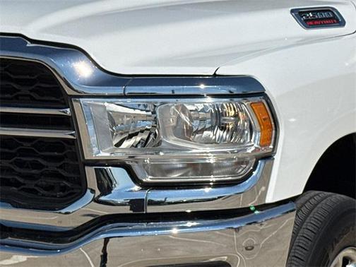 2022 RAM 2500 Tradesman Crew Cab 4x4 6'4' Box
