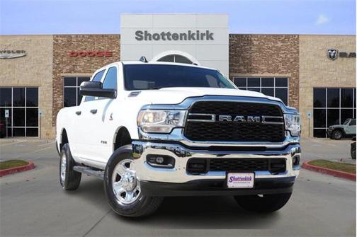 2022 RAM 2500 Tradesman Crew Cab 4x4 6'4' Box