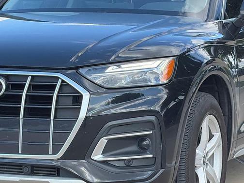 Mythos Black Metallic 2021 Audi Q5 45 Premium