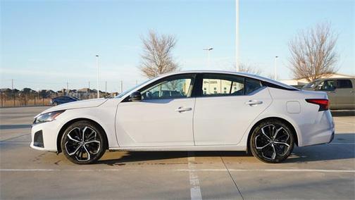 2024 Nissan Altima SR FWD