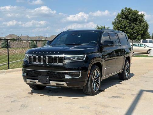 Diamond Black Crystal Pearlcoat 2023 Jeep Wagoneer L Series III 4x4