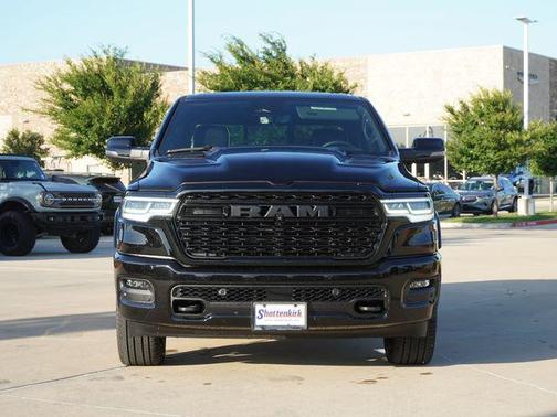 Diamond Black Crystal Pearlcoat 2026 RAM 1500 Limited