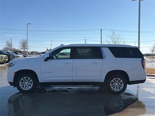 2024 Chevrolet Suburban LT