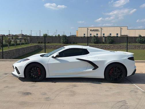 Arctic White 2025 Chevrolet Corvette Stingray w/1LT