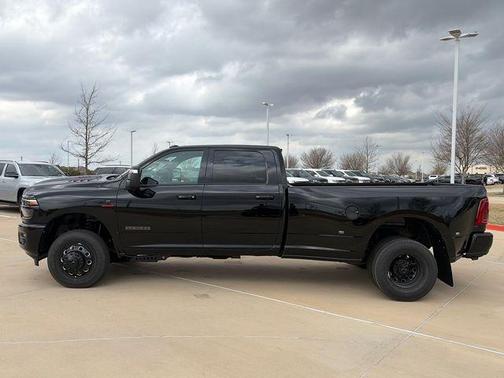 2026 RAM 3500 Laramie Crew Cab 4x4 8' Box