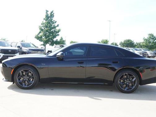 Diamond Black Crystal Pearlcoat 2026 Dodge Charger R/T