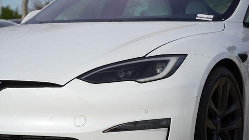 2022 Tesla Model S Base