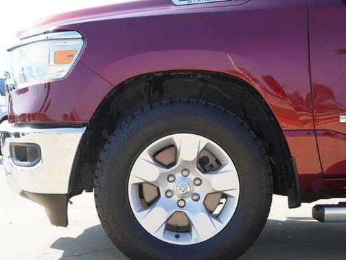 Delmonico Red Pearlcoat 2022 RAM 1500 Big Horn/Lone Star