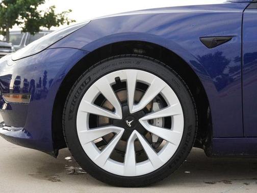 Deep Blue Metallic 2023 Tesla Model 3 Standard Range