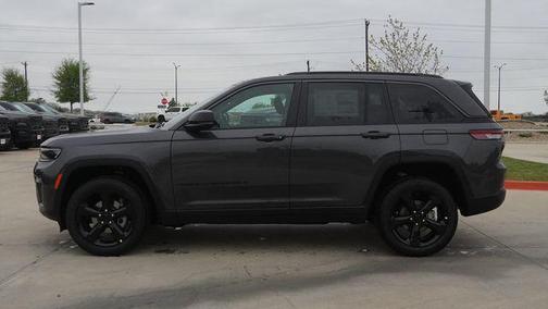 Baltic Gray Metallic Clearcoat 2026 Jeep Grand Cherokee Limited