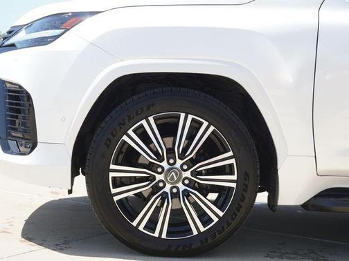 White Pearl 2025 Lexus LX 700h Luxury