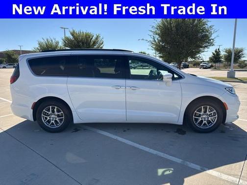 2022 Chrysler Pacifica Touring