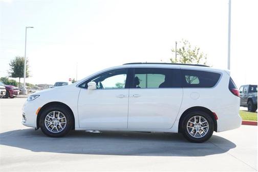2022 Chrysler Pacifica Touring