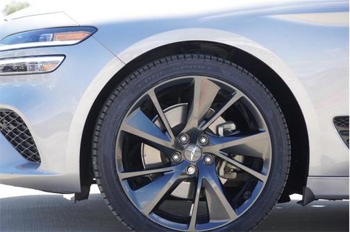 2023 Genesis G70 2.0T RWD