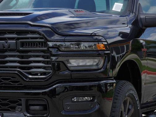 Diamond Black Crystal Pearlcoat 2026 RAM 2500 Black Express Crew Cab 4x4 6'4' Box