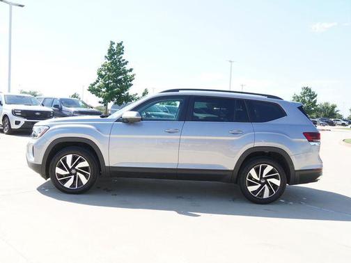 silver mist metallic 2026 Volkswagen Atlas 2.0T SE w/Technology