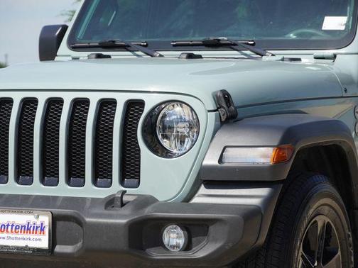 Earl Clearcoat 2023 Jeep Wrangler Sport