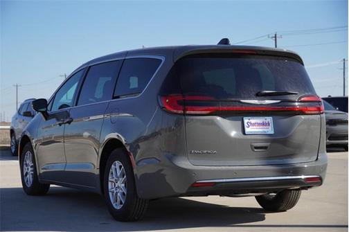 2025 Chrysler Pacifica L
