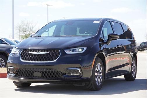 2025 Chrysler Pacifica Hybrid Select