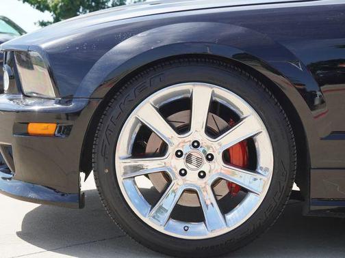 Black Clearcoat 2006 Ford Mustang GT Premium
