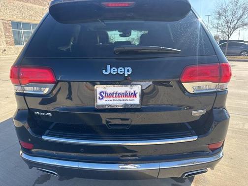 2021 Jeep Grand Cherokee Summit