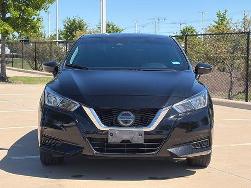 Super Black 2021 Nissan Versa 1.6 SV