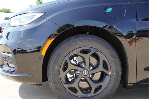 2025 Chrysler Pacifica Hybrid Premium S Appearance Pkg