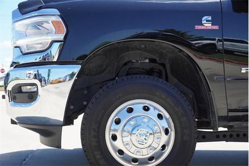 2024 RAM 3500 Laramie Crew Cab 4x4 8' Box