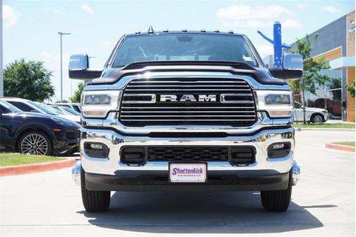 2024 RAM 3500 Laramie Crew Cab 4x4 8' Box