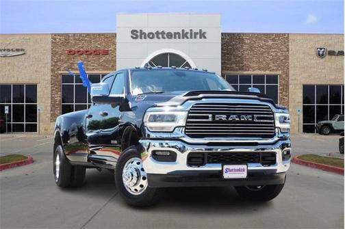 2024 RAM 3500 Laramie Crew Cab 4x4 8' Box