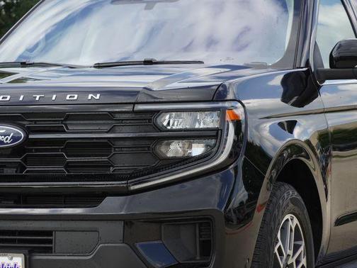 Black Metallic 2025 Ford Expedition Active