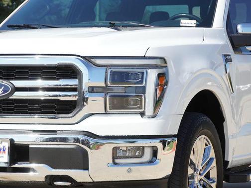 Oxford White 2024 Ford F-150 Lariat