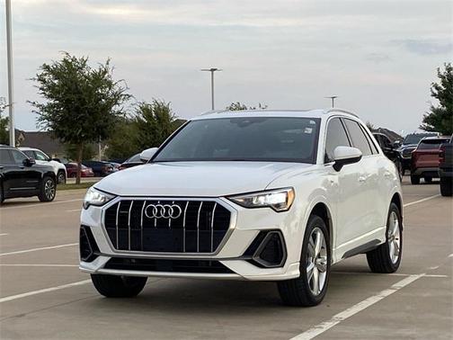 2022 Audi Q3 45 S line Premium
